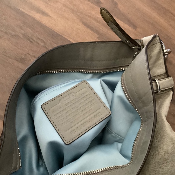 Coach shoulder bag in rich beige leather - Picture 8 of 9